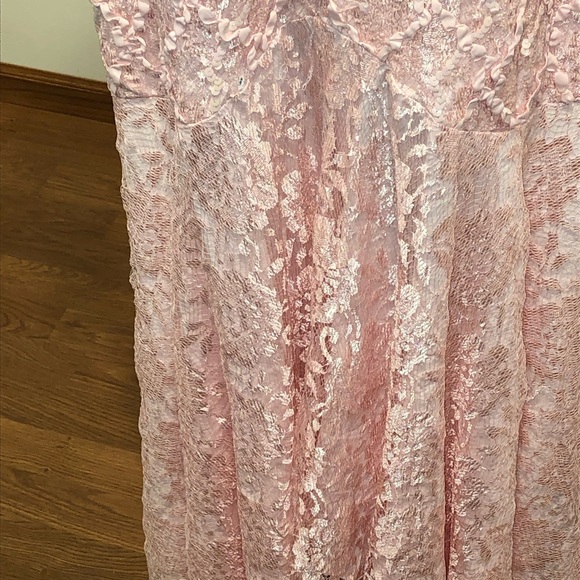 🌸 Sparkly Soft Pink Dress 🌸 - Picture 3 of 8